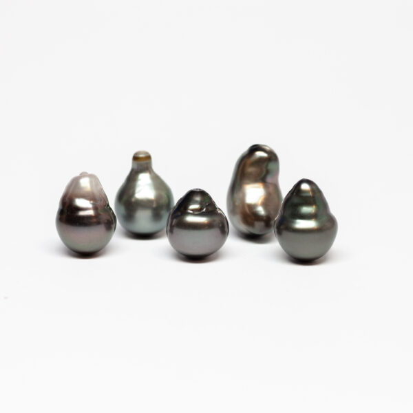 Baroque cultured Tahiti pearls, 12-13mm, AB quality