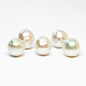 South Sea pearls, Baroque, 14-15mm, C/C+quality