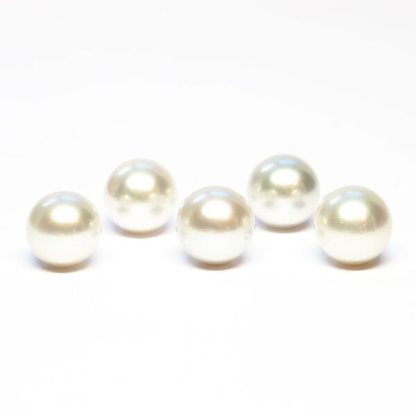 South Sea pearls, Round shape, 13-13,5mm, C/C+quality